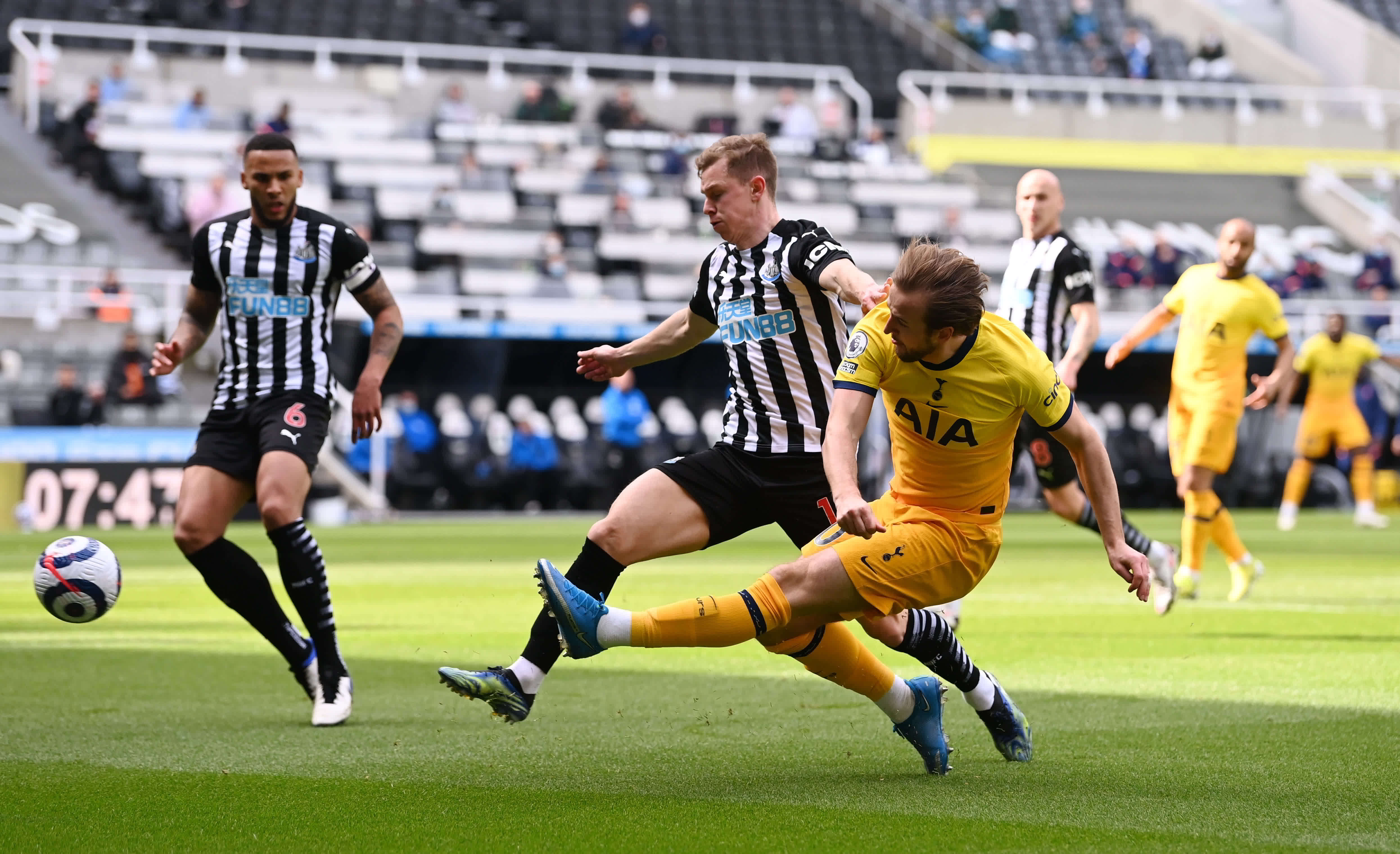 劳内在内的 劳内在内的